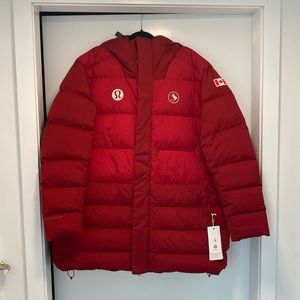 Lululemon x Team Canada red puffer jacket Size XL